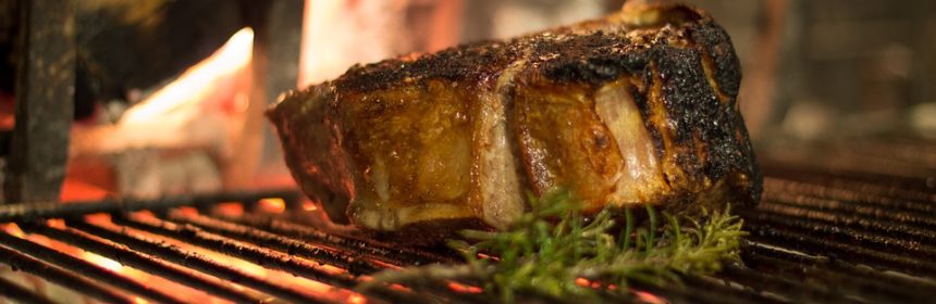 bistecca fiorentina sulla griglia