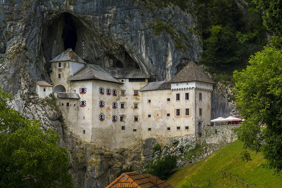 castello di predjama