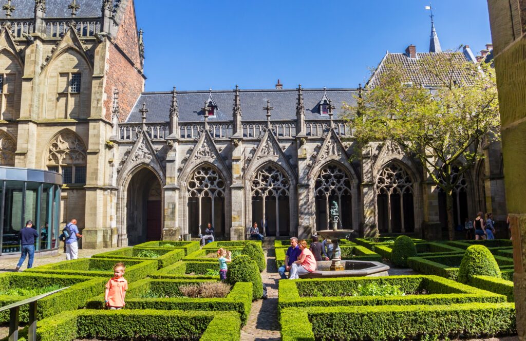 il chiostro del duomo di Utrecht